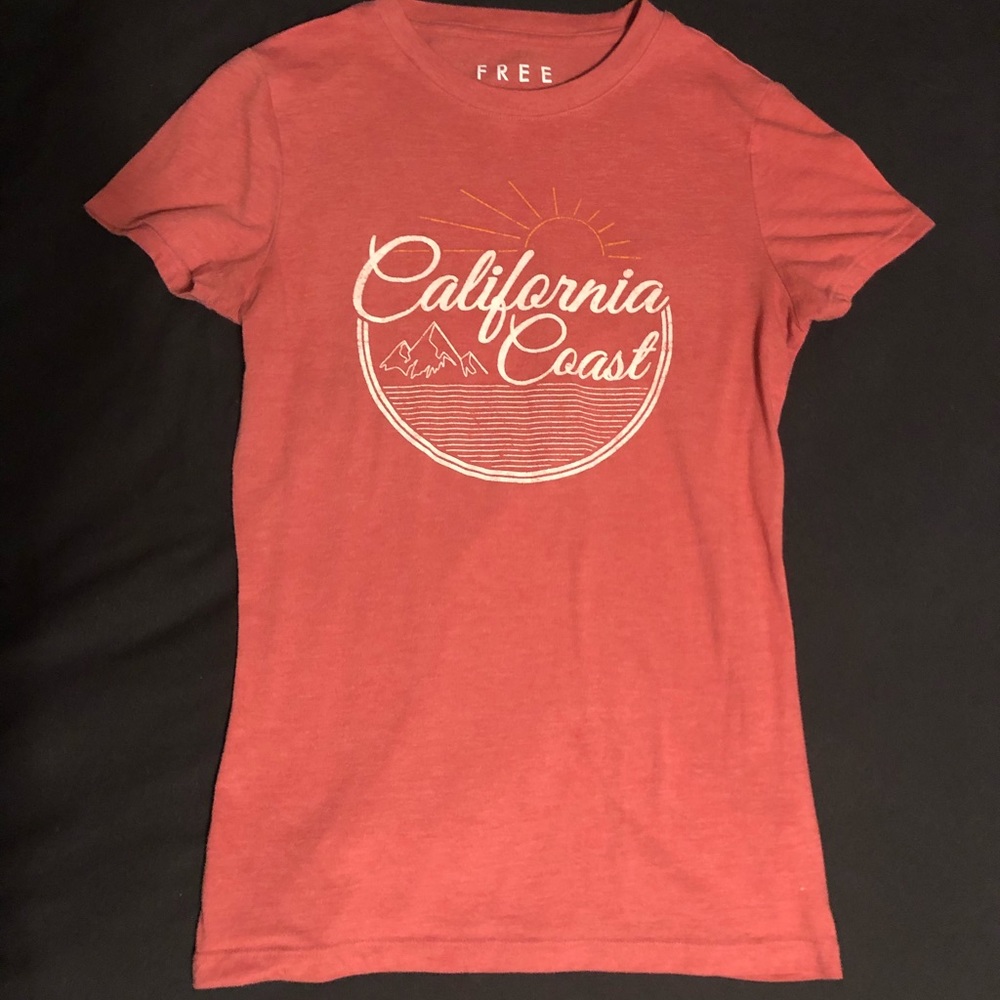 ‼️PRICE DROP‼️Red graphic t-shirt